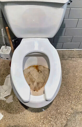 https://blockeddrainskelmscott.com.au/uploads/2025/07/blocked-toilet-27776.jpg