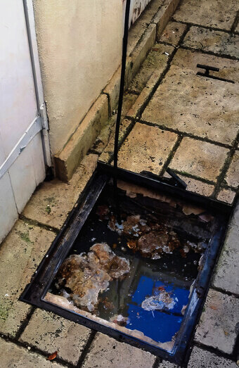 https://blockeddrainskelmscott.com.au/uploads/2025/07/hero-blocked-sewers-14060.jpg